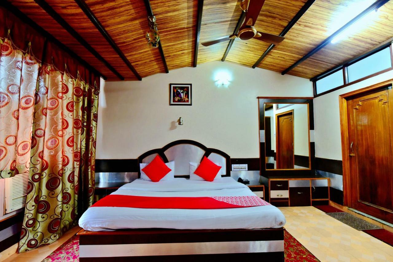 Oyo 26909 Hotel Paras 만디 외부 사진
