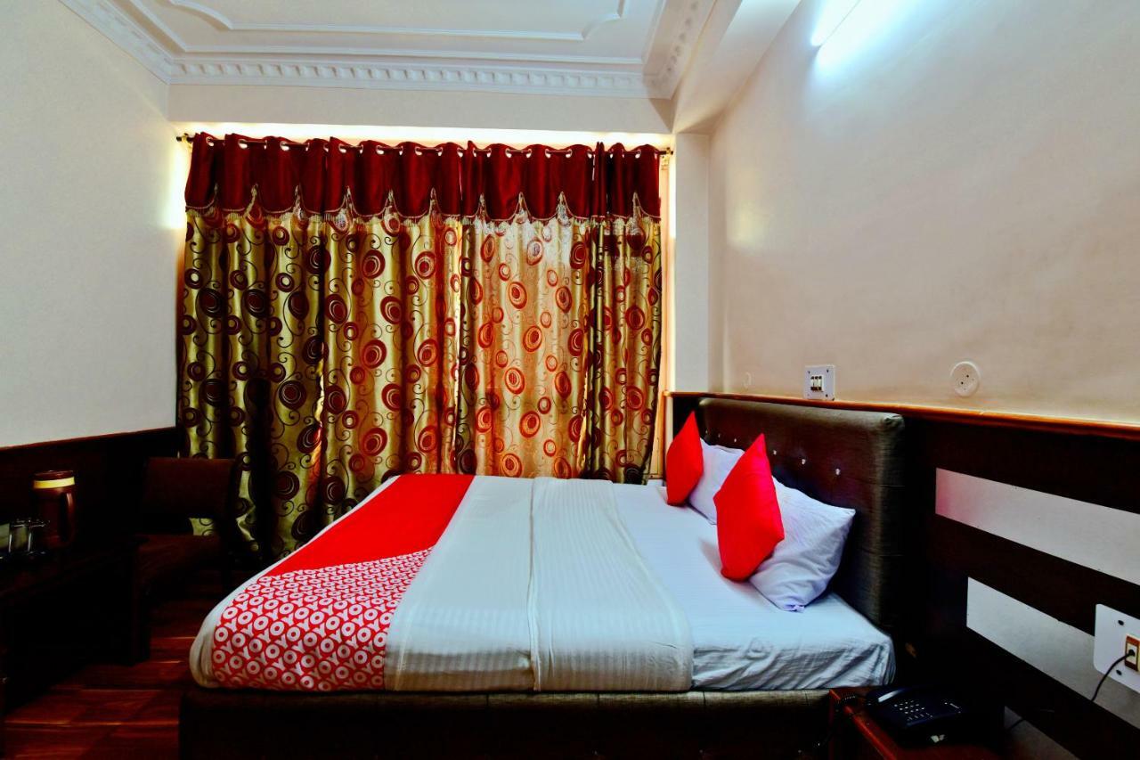 Oyo 26909 Hotel Paras 만디 외부 사진