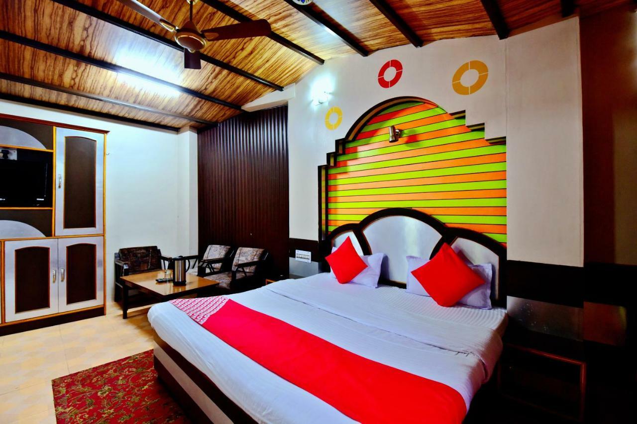 Oyo 26909 Hotel Paras 만디 외부 사진