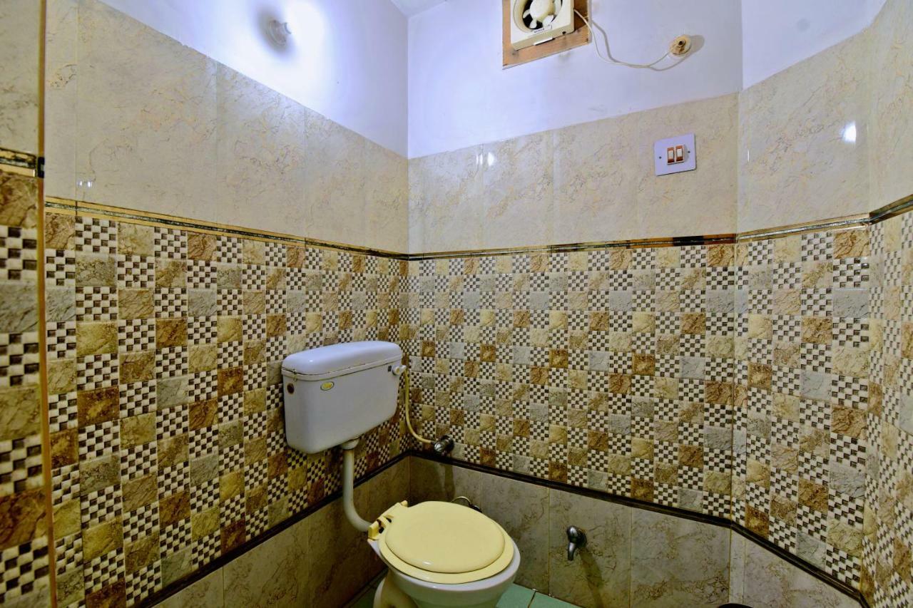 Oyo 26909 Hotel Paras 만디 외부 사진