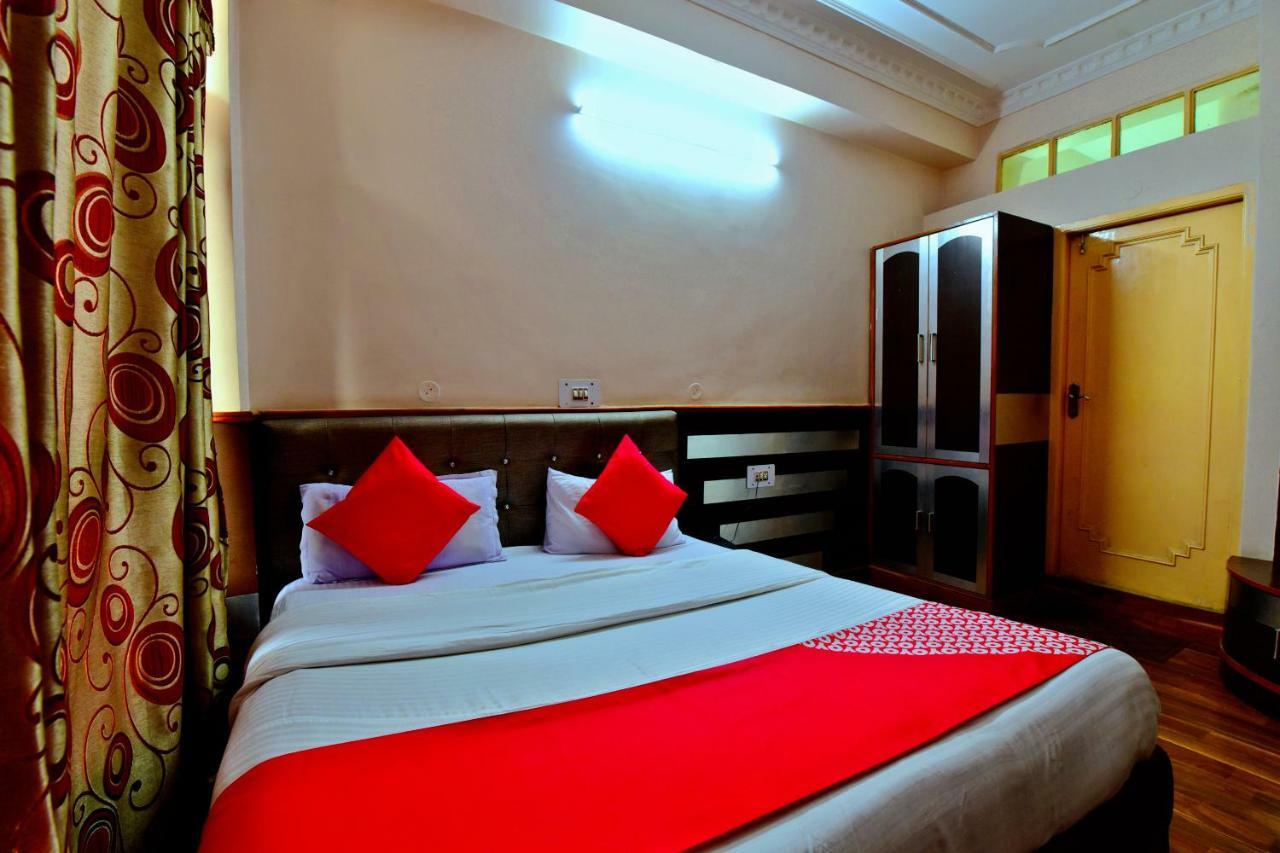 Oyo 26909 Hotel Paras 만디 외부 사진